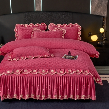 91家纺网 家纺一手货源 找家纺 青竹苑 2024婴儿绒宝宝绒刺绣花边床裙款四件套 豆沙