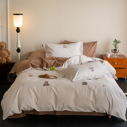 FORTWO家纺原创设计（FOR TWO家纺） 2024新款50S格子磨毛刺绣四件套	 小萌熊