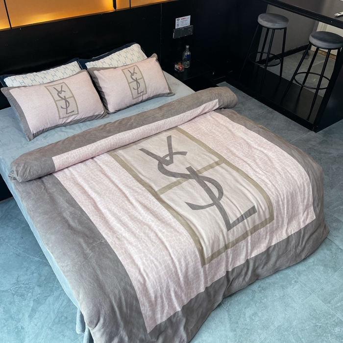 91家纺网 家纺一手货源 找家纺 2024新款大版数码印花四件套高克重双面加厚牛奶绒四件套 豹纹香水