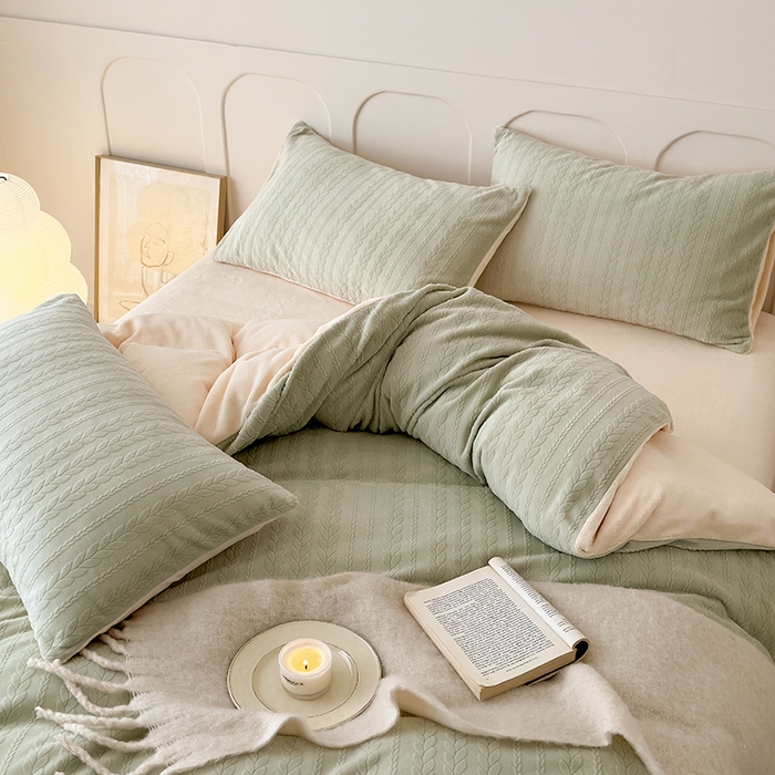 91家纺网 家纺一手货源 找家纺 2024新款雕花绒牛奶绒四件套--麦穗系列 麦穗绿黄