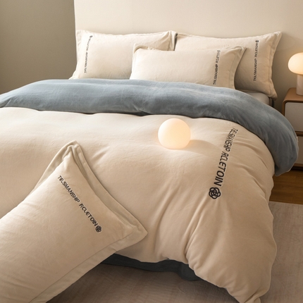 花愿（原花纪） 2025新款牛奶绒撞色刺绣四件套—泽西 奶昔白+星辰灰