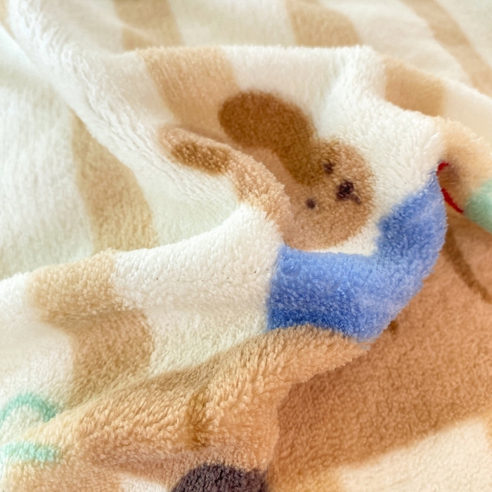 91家纺网 家纺一手货源 找家纺 赫梵茜 2024新款高克重安抚豆豆被套牛奶绒夹棉床盖四件套 萝卜小兔