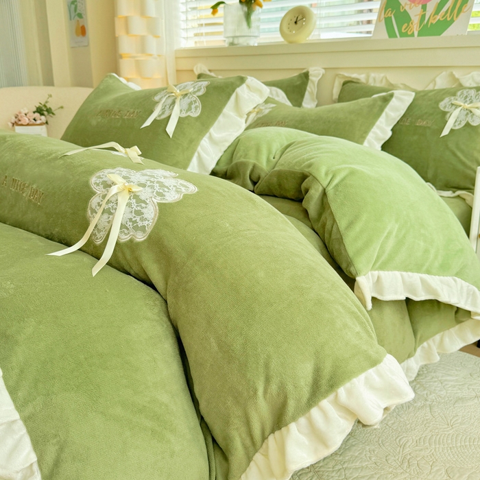 91家纺网 家纺一手货源 找家纺 宜家坊 2024秋冬韩版花边蕾丝刺绣加厚牛奶绒四件套（含无纺布手提袋） 花屿集-绿