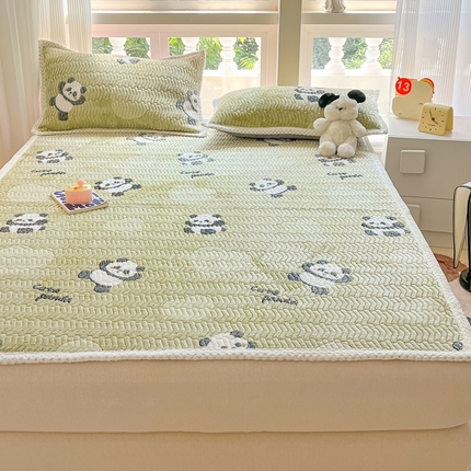 91家纺网 家纺一手货源 找家纺 川悦生活 2024新款A类印花雪花绒床垫加厚绒保暖床护垫 床垫lucky熊猫