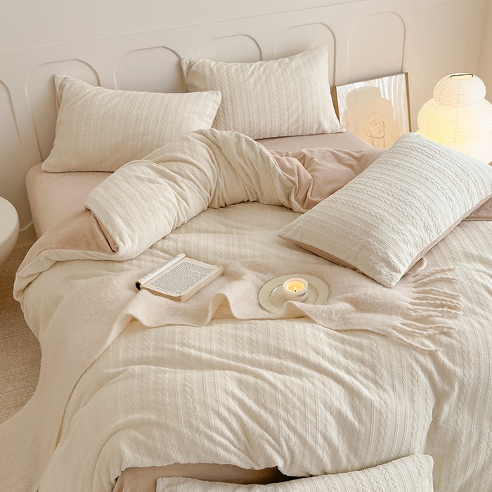 91家纺网 家纺一手货源 找家纺 2024新款雕花绒牛奶绒四件套--麦穗系列 麦穗奶白咖