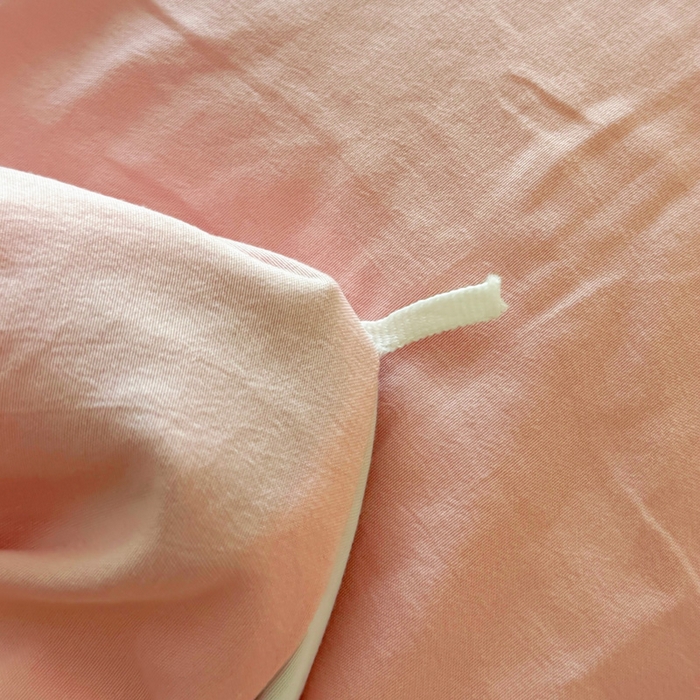 91家纺网 家纺一手货源 找家纺 花沐家居 2024新款亲肤云朵棉四件套加厚印花高克重磨毛四件套直播爆款 条纹粉