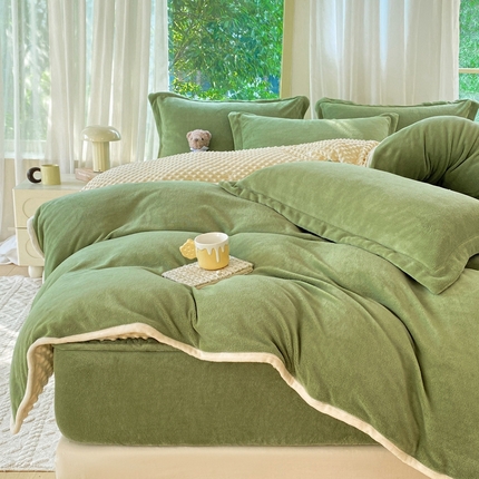 赫梵茜 2024新款高克重安抚豆豆被套加厚牛奶绒床盖加厚牛奶绒夹棉床笠四件套 新款绿色
