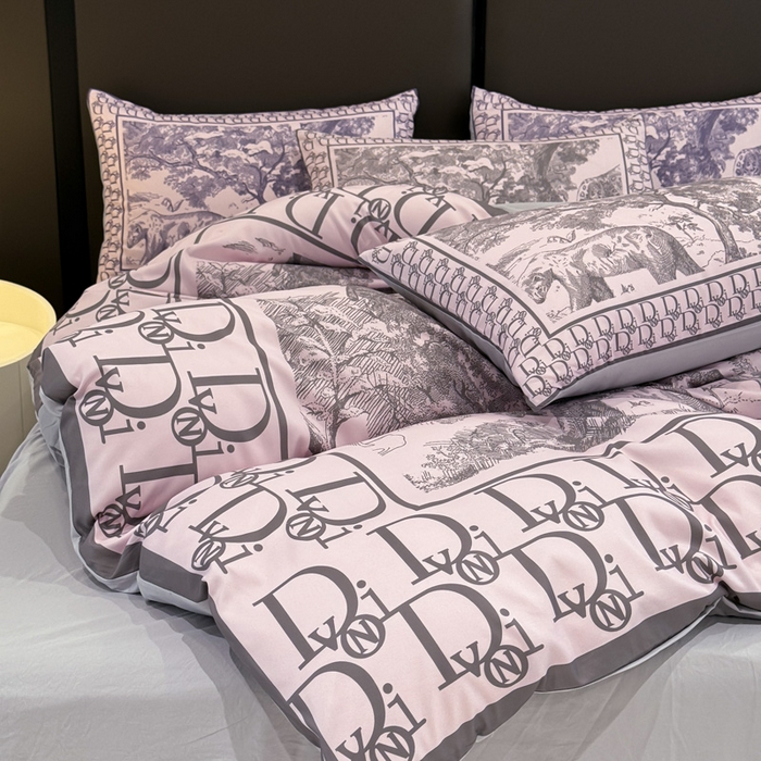 91家纺网 家纺一手货源 找家纺 花沐家居 2024新款亲肤云朵棉四件套加厚印花高克重磨毛四件套直播爆款 灰粉迪