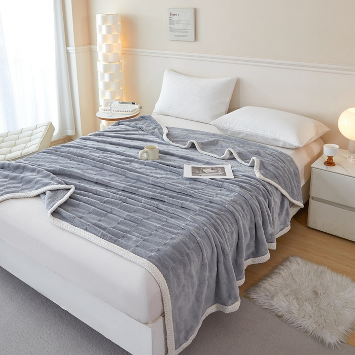 91家纺网 家纺一手货源 找家纺 可思家纺 2024新款纯色仿兔绒泡泡绒毛毯家用四级毯午睡毯 竹兰清羽星空灰