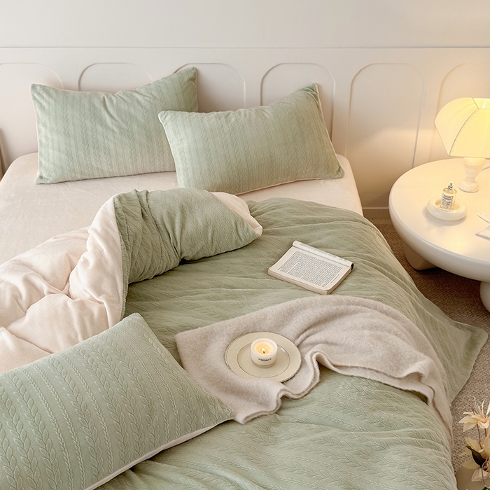 91家纺网 家纺一手货源 找家纺 2024新款雕花绒牛奶绒四件套--麦穗系列 麦穗绿黄