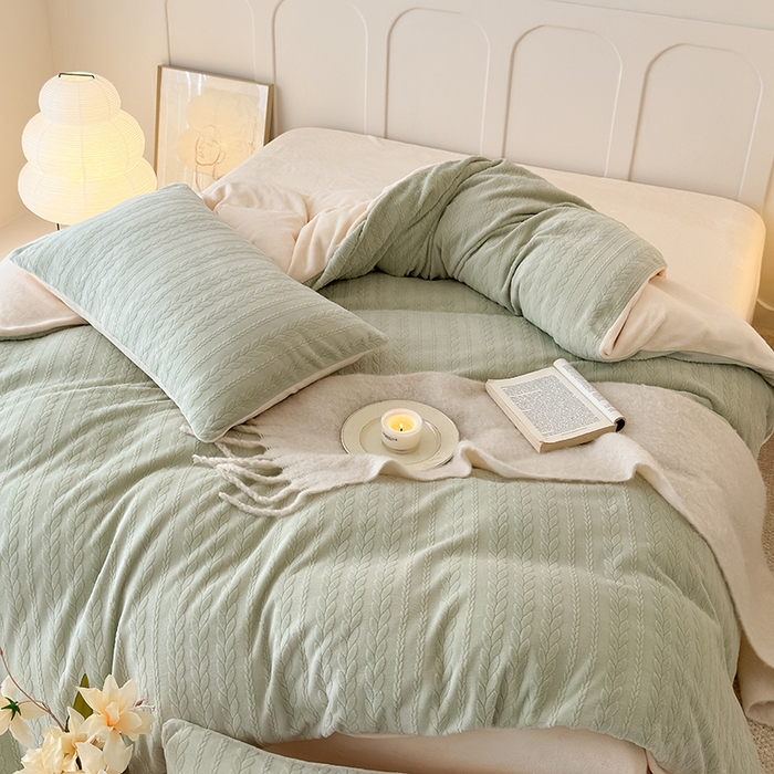 91家纺网 家纺一手货源 找家纺 2024新款雕花绒牛奶绒四件套--麦穗系列 麦穗绿黄