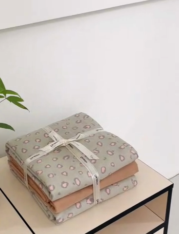 91家纺网 家纺一手货源 找家纺 麦伦家居 2024秋冬新款A类全棉有氧双层纱四件套 豹纹绿