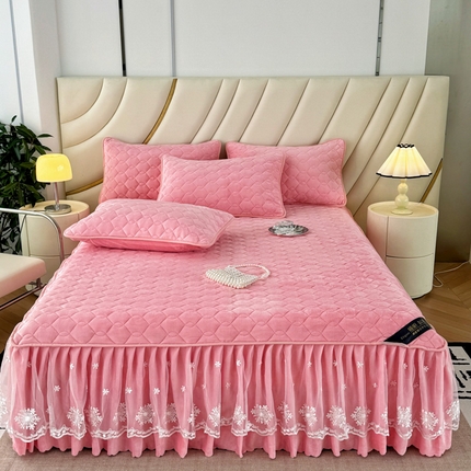 91家纺网 家纺一手货源 找家纺 （总）品乐家纺 2025新款简约牛奶绒夹棉保暖床裙