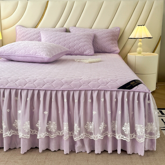 91家纺网 家纺一手货源 找家纺 品乐家纺 2024新款简约牛奶绒夹棉保暖床裙 浅紫