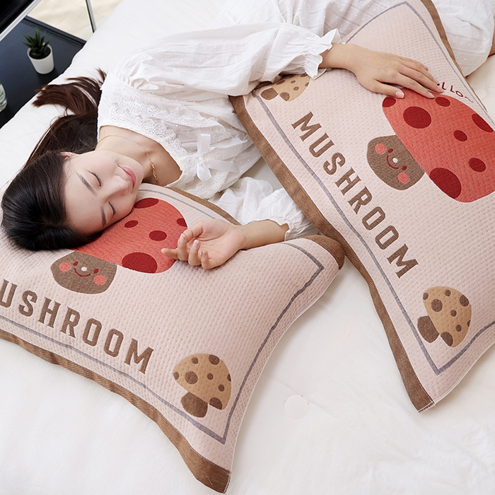 91家纺网 家纺一手货源 找家纺 朴尔家纺-毛巾被 2024年新款卡通定位纯棉四层纱布枕巾 萌趣蘑菇-红