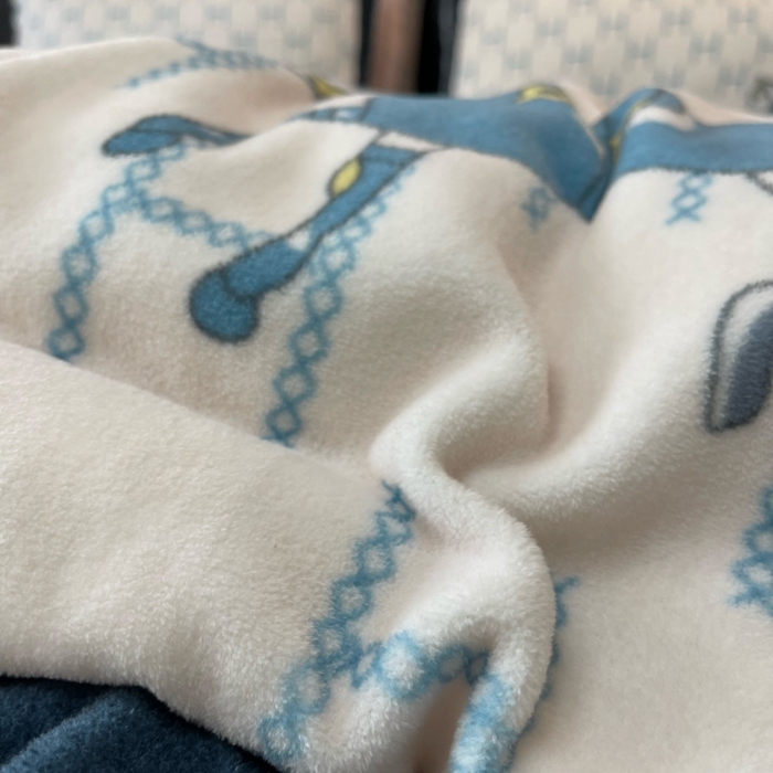 91家纺网 家纺一手货源 找家纺 2024新款大版数码印花四件套高克重双面加厚牛奶绒四件套 小马