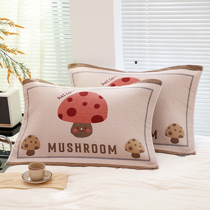 91家纺网 家纺一手货源 找家纺 朴尔家纺-毛巾被 2024年新款卡通定位纯棉四层纱布枕巾 萌趣蘑菇-红