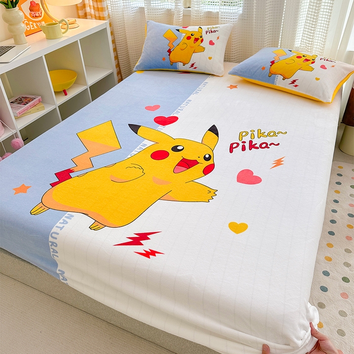 91家纺网 家纺一手货源 找家纺 ds生活馆 2026新款大版数码印花牛奶绒单床笠 开心皮卡