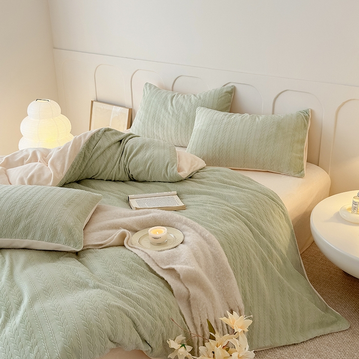 91家纺网 家纺一手货源 找家纺 2024新款雕花绒牛奶绒四件套--麦穗系列 麦穗绿黄