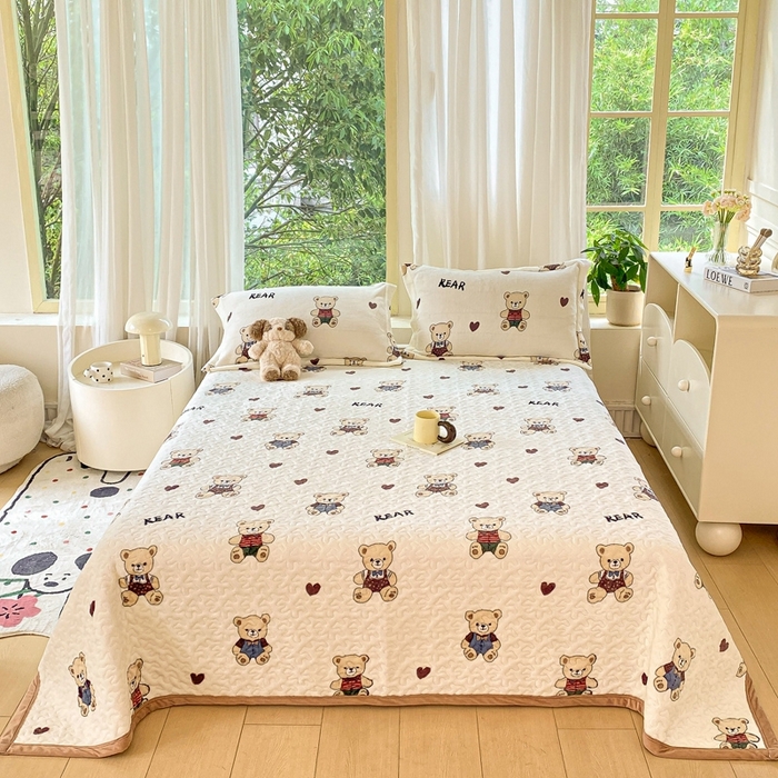 91家纺网 家纺一手货源 找家纺 赫梵茜 2024新款高克重安抚豆豆被套牛奶绒夹棉床盖四件套 布偶熊