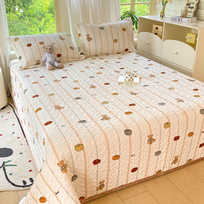 91家纺网 家纺一手货源 找家纺 赫梵茜 2024新款高克重安抚豆豆被套牛奶绒夹棉床盖四件套 南瓜小熊