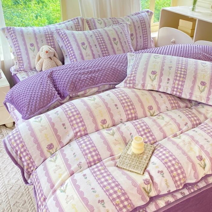 91家纺网 家纺一手货源 找家纺 赫梵茜 2024新款高克重安抚豆豆被套加厚牛奶绒床盖加厚牛奶绒夹棉床笠四件套 小春日和