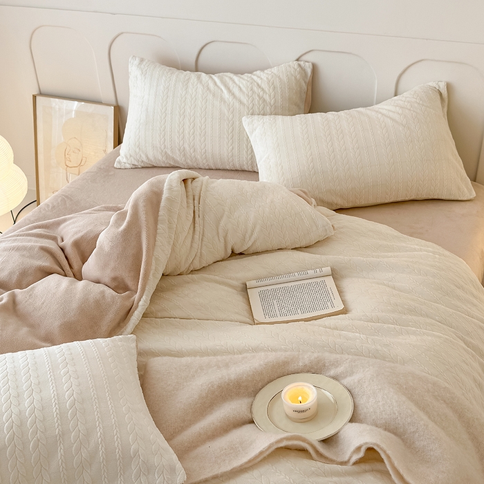 91家纺网 家纺一手货源 找家纺 2024新款雕花绒牛奶绒四件套--麦穗系列 麦穗奶白咖