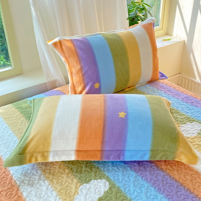 91家纺网 家纺一手货源 找家纺 赫梵茜 2024新款高克重安抚豆豆被套牛奶绒夹棉床笠四件套 彩虹