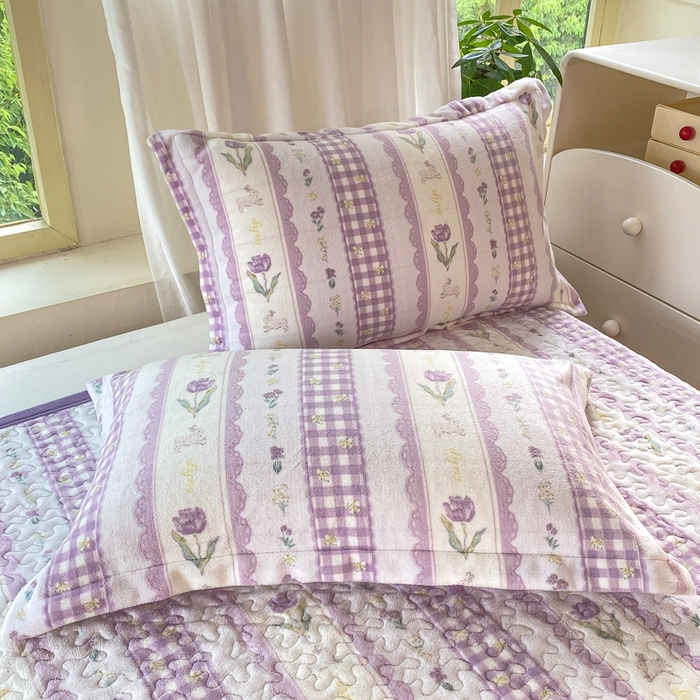 91家纺网 家纺一手货源 找家纺 赫梵茜 2024新款高克重安抚豆豆被套加厚牛奶绒床盖加厚牛奶绒夹棉床笠四件套 小春日和