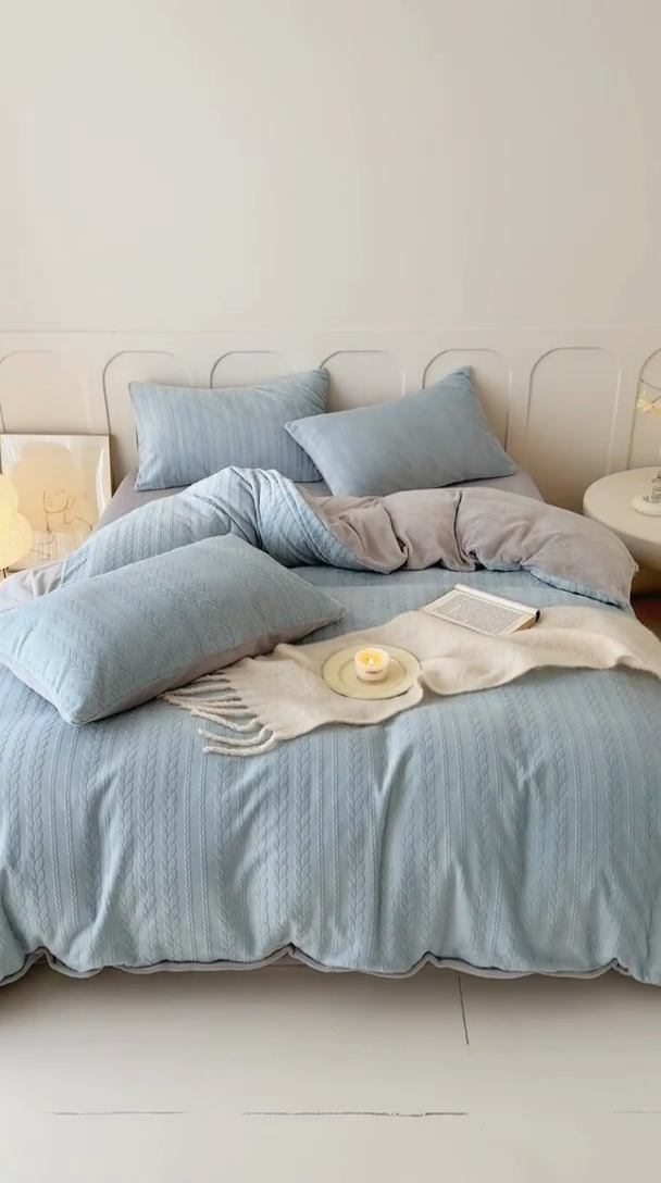 91家纺网 家纺一手货源 找家纺 2024新款雕花绒牛奶绒四件套--麦穗系列 麦穗蓝灰