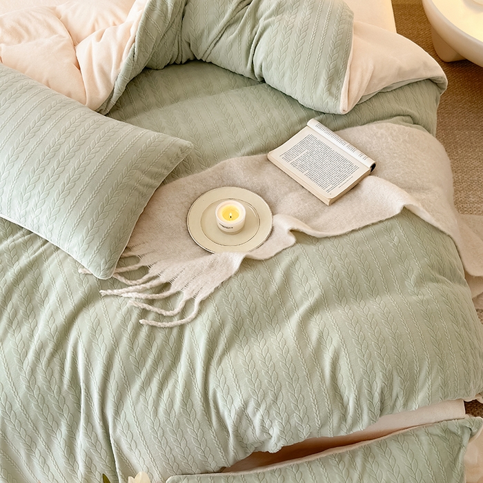 91家纺网 家纺一手货源 找家纺 2024新款雕花绒牛奶绒四件套--麦穗系列 麦穗绿黄