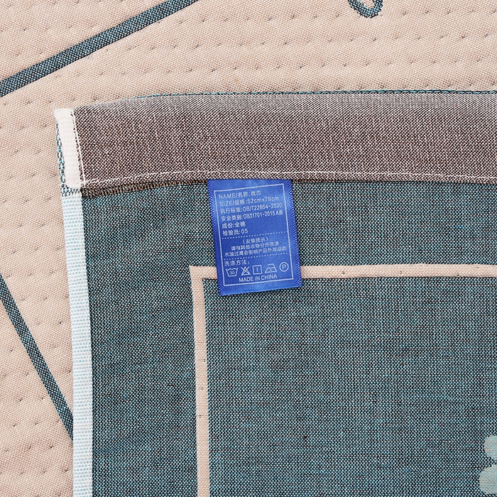 91家纺网 家纺一手货源 找家纺 朴尔家纺-毛巾被 2024年新款卡通定位纯棉四层纱布枕巾 包包熊崽-蓝