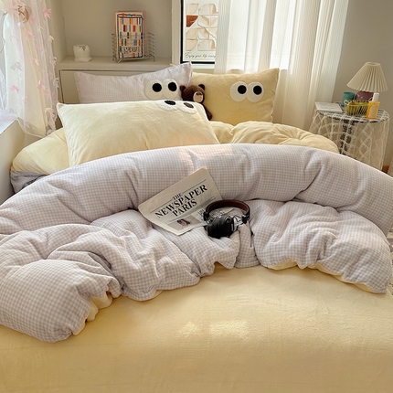 91家纺网 家纺一手货源 找家纺 桃子家居 2024新款A类ins加厚毛巾绣大眼萌混搭撞色牛奶绒系列四件套 绒毛巾绣-大眼萌紫格黄黄