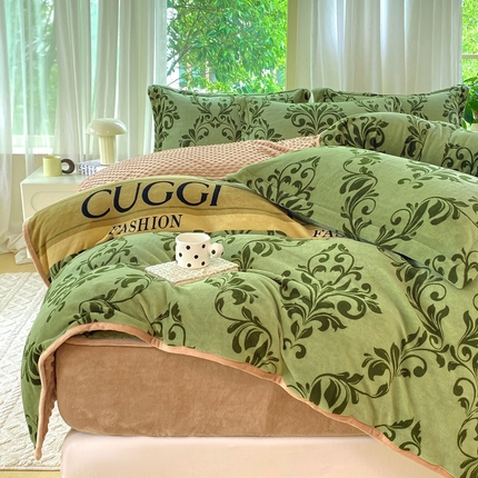 赫梵茜 2024新款高克重安抚豆豆被套加厚牛奶绒床盖加厚牛奶绒夹棉床笠四件套 CUGGI