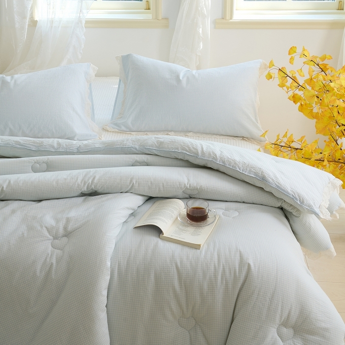 91家纺网 家纺一手货源 找家纺 久典家居 2024新款A类全棉色织水洗棉花边款大豆被 糖果蓝