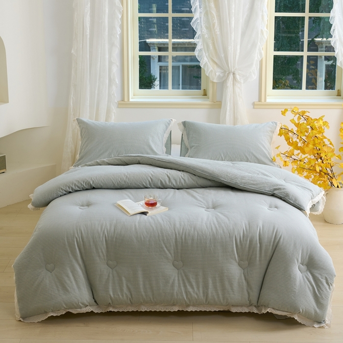 91家纺网 家纺一手货源 找家纺 久典家居 2024新款A类全棉色织水洗棉花边款大豆被 糖果绿