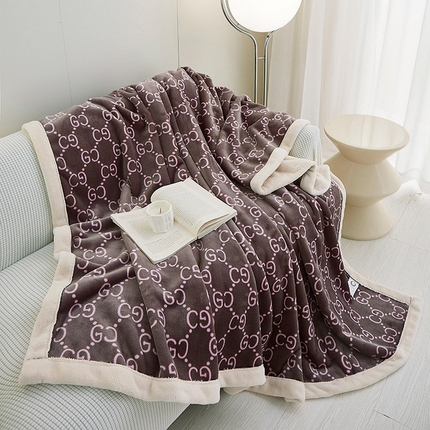 91家纺网 家纺一手货源 找家纺 2025新款A面欧棉绒B面北极绒复合毛毯盖毯毯子 戴娜