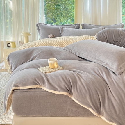 赫梵茜 2024新款高克重安抚豆豆被套加厚牛奶绒床盖加厚牛奶绒夹棉床笠四件套 新款灰色