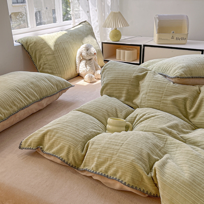 91家纺网 家纺一手货源 找家纺 晚依家纺 2024新款230g纯色立体雕花牛奶绒四件套贝壳边加厚保暖定制定做 香榭格调-果茶绿
