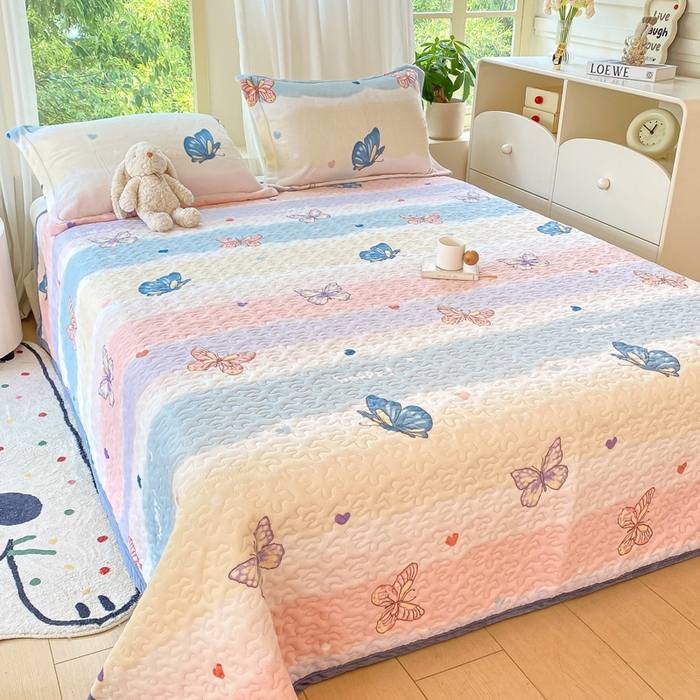 91家纺网 家纺一手货源 找家纺 赫梵茜 2024新款高克重安抚豆豆被套牛奶绒夹棉床盖四件套 蝶恋