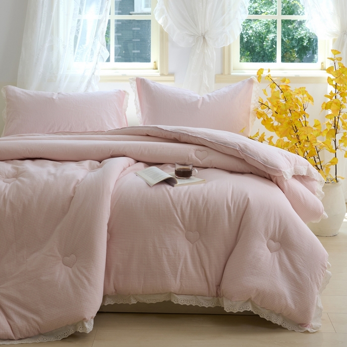 91家纺网 家纺一手货源 找家纺 久典家居 2024新款A类全棉色织水洗棉花边款大豆被 糖果粉