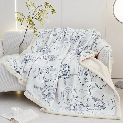 91家纺网 家纺一手货源 找家纺 2025新款A面欧棉绒B面北极绒复合毛毯盖毯毯子 花千朵