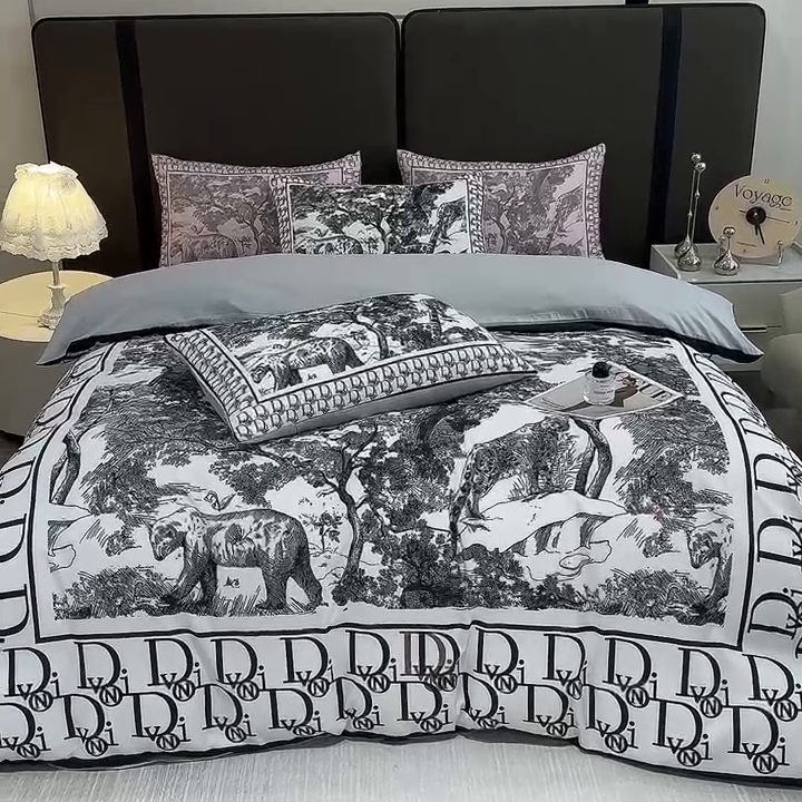 91家纺网 家纺一手货源 找家纺 花沐家居 2024新款亲肤云朵棉四件套加厚印花高克重磨毛四件套直播爆款 黑迪