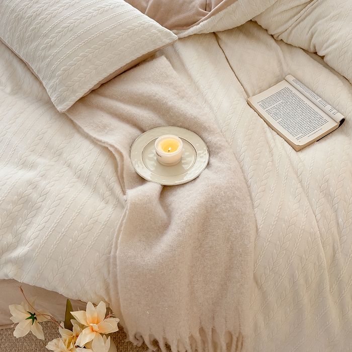 91家纺网 家纺一手货源 找家纺 2024新款雕花绒牛奶绒四件套--麦穗系列 麦穗奶白咖