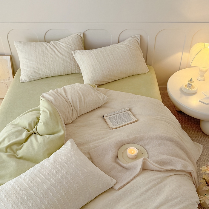 91家纺网 家纺一手货源 找家纺 2024新款雕花绒牛奶绒四件套--麦穗系列 麦穗奶白绿