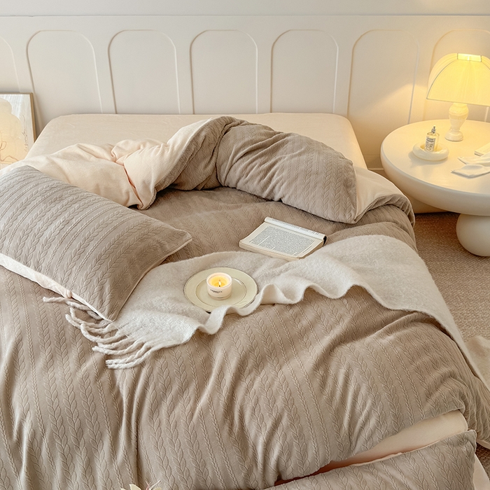 91家纺网 家纺一手货源 找家纺 2024新款雕花绒牛奶绒四件套--麦穗系列 麦穗咖黄