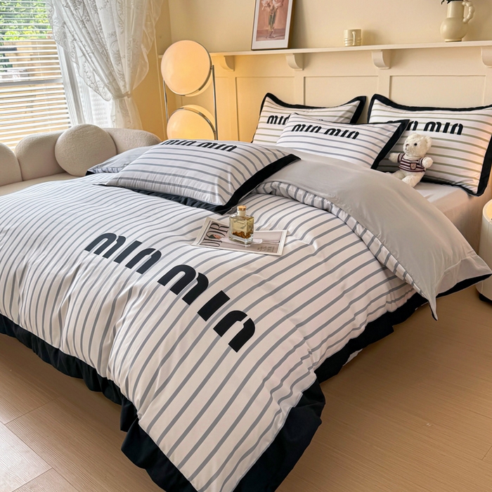 91家纺网 家纺一手货源 找家纺 花沐家居 2024新款亲肤云朵棉四件套加厚印花高克重磨毛四件套直播爆款 条纹灰