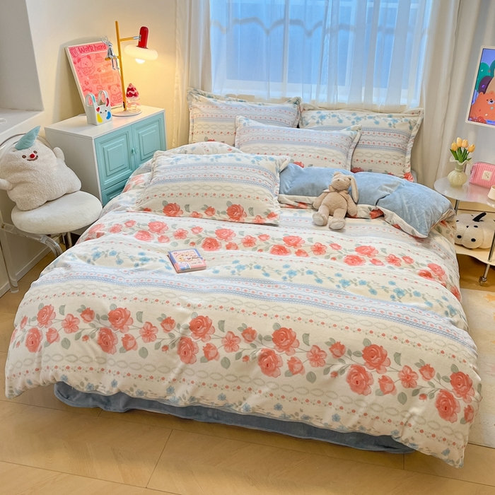 91家纺网 家纺一手货源 找家纺 2025新款田园花卉类印花牛奶绒被套单件 花美