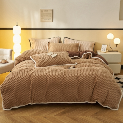 91家纺网 家纺一手货源 找家纺 吾诺家居 2024新款大豆豆绒可拆洗冬被 大豆豆-咖