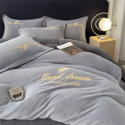 91家纺网 家纺一手货源 找家纺 （总）灰鲸 2025新款A类牛奶绒轻奢刺绣四件套